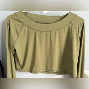 NWT!!! Bloq UV crop top
